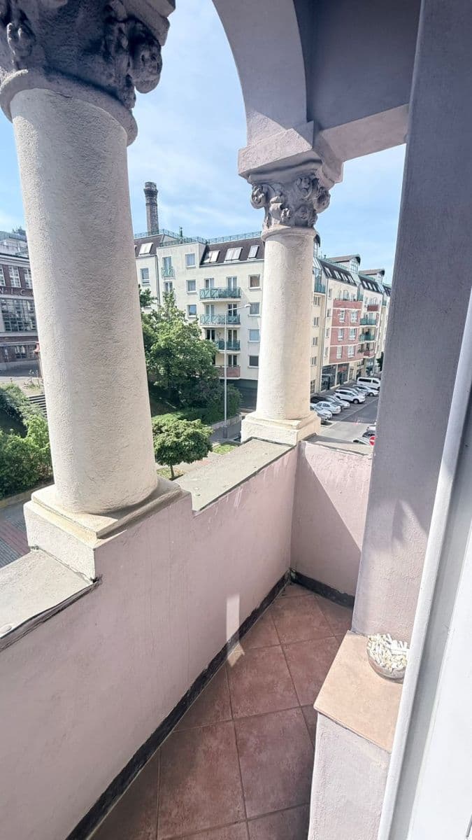 Pronájem kanceláře 54 m², Jeseniova, Praha, Praha Pronájem kanceláře 54 m², Jeseniova, Praha, Praha