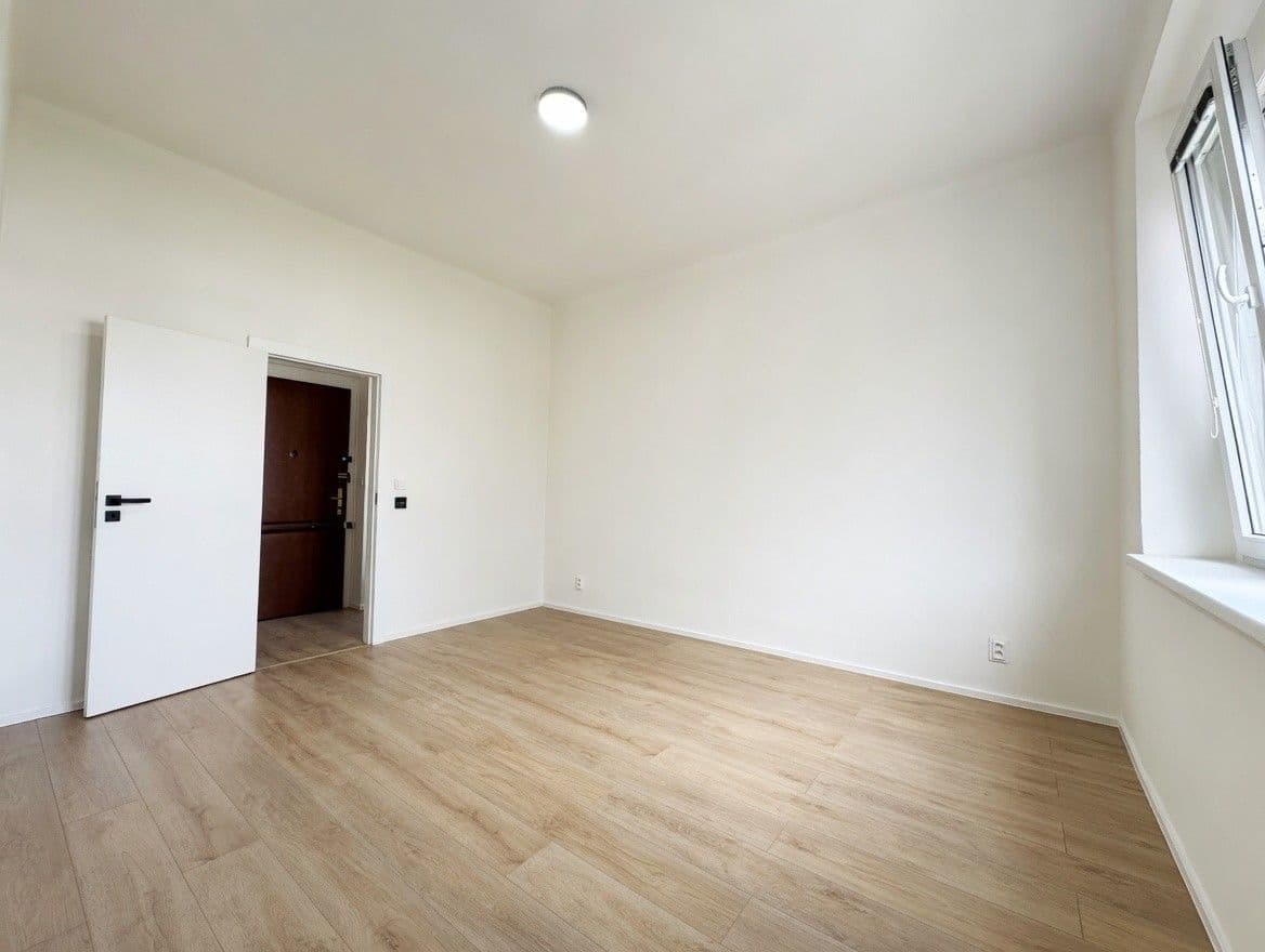 Prodej bytu 2+kk 43 m², M. J. Lermontova, Praha, Praha Prodej bytu 2+kk 43 m², M. J. Lermontova, Praha, Praha