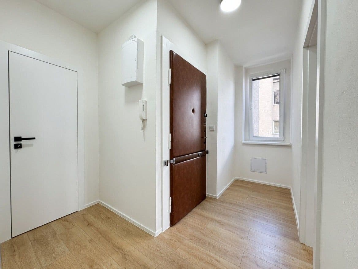 Prodej bytu 2+kk 43 m², M. J. Lermontova, Praha, Praha Prodej bytu 2+kk 43 m², M. J. Lermontova, Praha, Praha