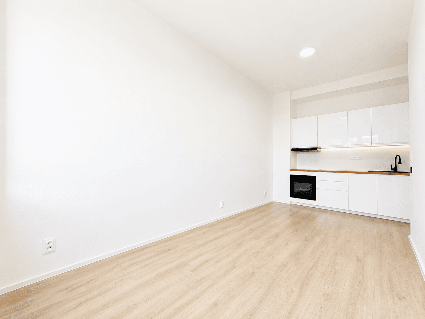 Prodej bytu 2+kk 43 m², M. J. Lermontova, Praha, Praha Prodej bytu 2+kk 43 m², M. J. Lermontova, Praha, Praha