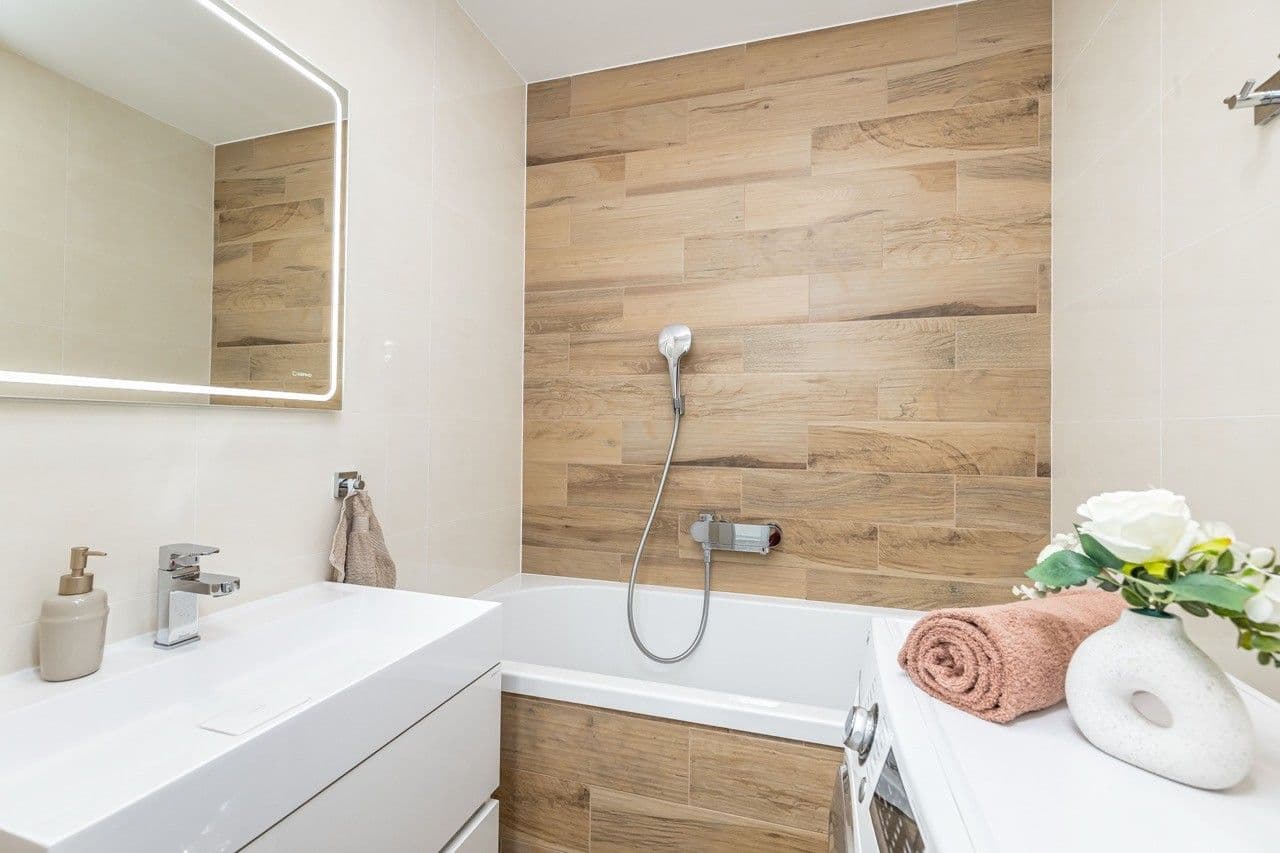 Pronájem bytu 2+1 51 m², Sečská, Praha, Praha Pronájem bytu 2+1 51 m², Sečská, Praha, Praha