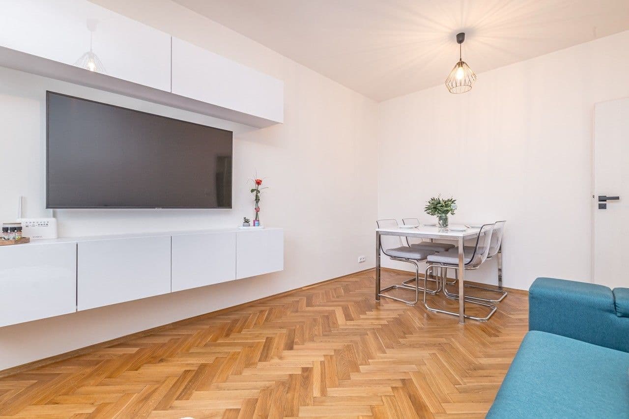 Pronájem bytu 2+1 51 m², Sečská, Praha, Praha Pronájem bytu 2+1 51 m², Sečská, Praha, Praha
