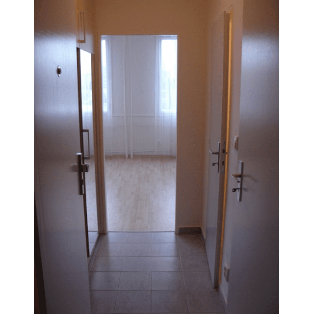 Pronájem bytu 1+kk 31 m², Topolová, Praha, Praha Pronájem bytu 1+kk 31 m², Topolová, Praha, Praha