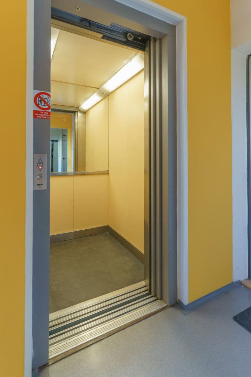 Pronájem bytu 3+1 70 m², Vysočanská, Praha, Praha Pronájem bytu 3+1 70 m², Vysočanská, Praha, Praha