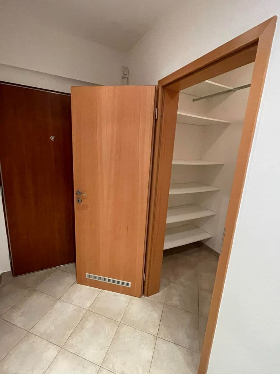 Pronájem bytu 2+kk 66 m², Mikanova, Praha, Praha Pronájem bytu 2+kk 66 m², Mikanova, Praha, Praha