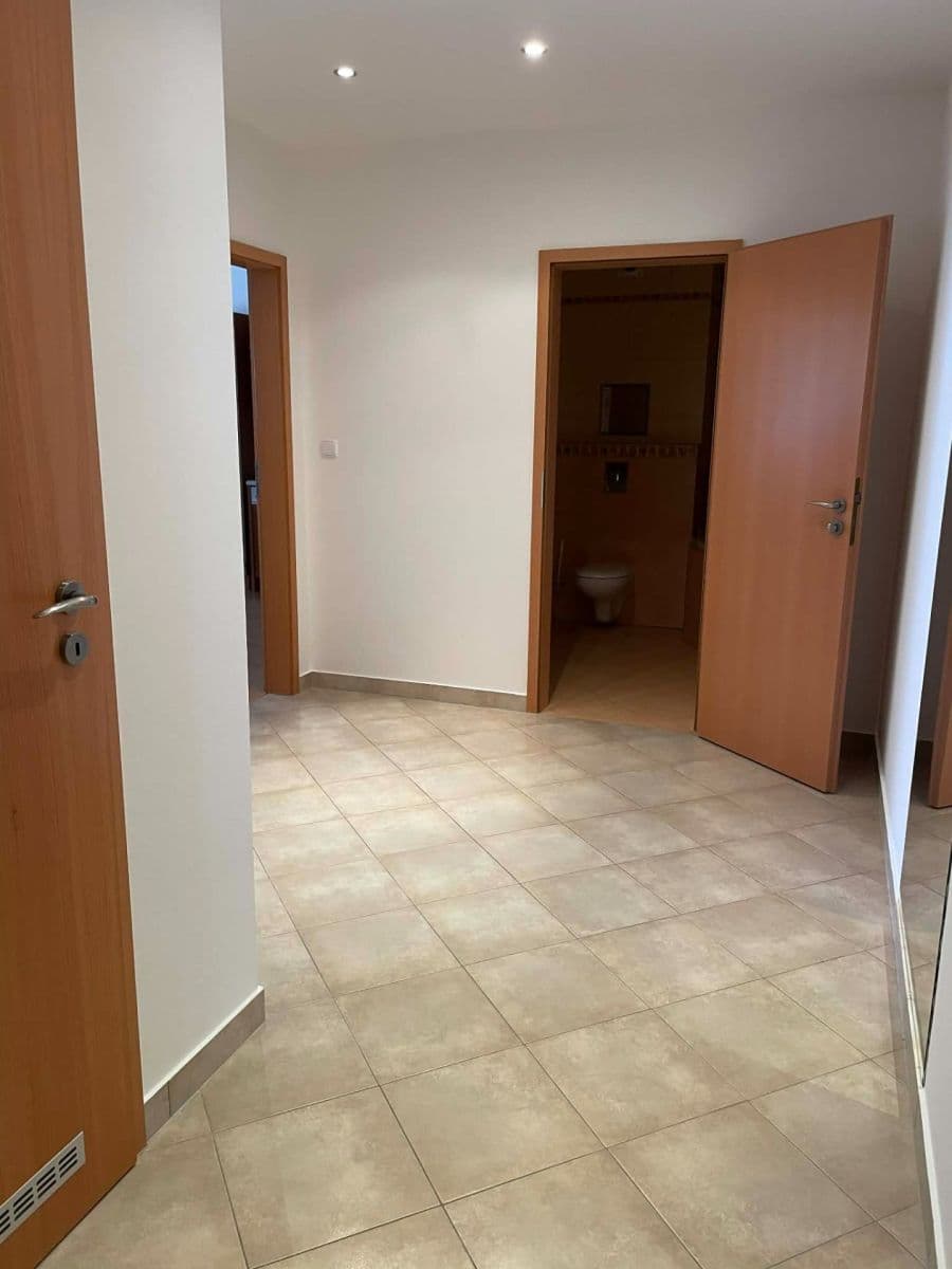 Pronájem bytu 2+kk 66 m², Mikanova, Praha, Praha Pronájem bytu 2+kk 66 m², Mikanova, Praha, Praha