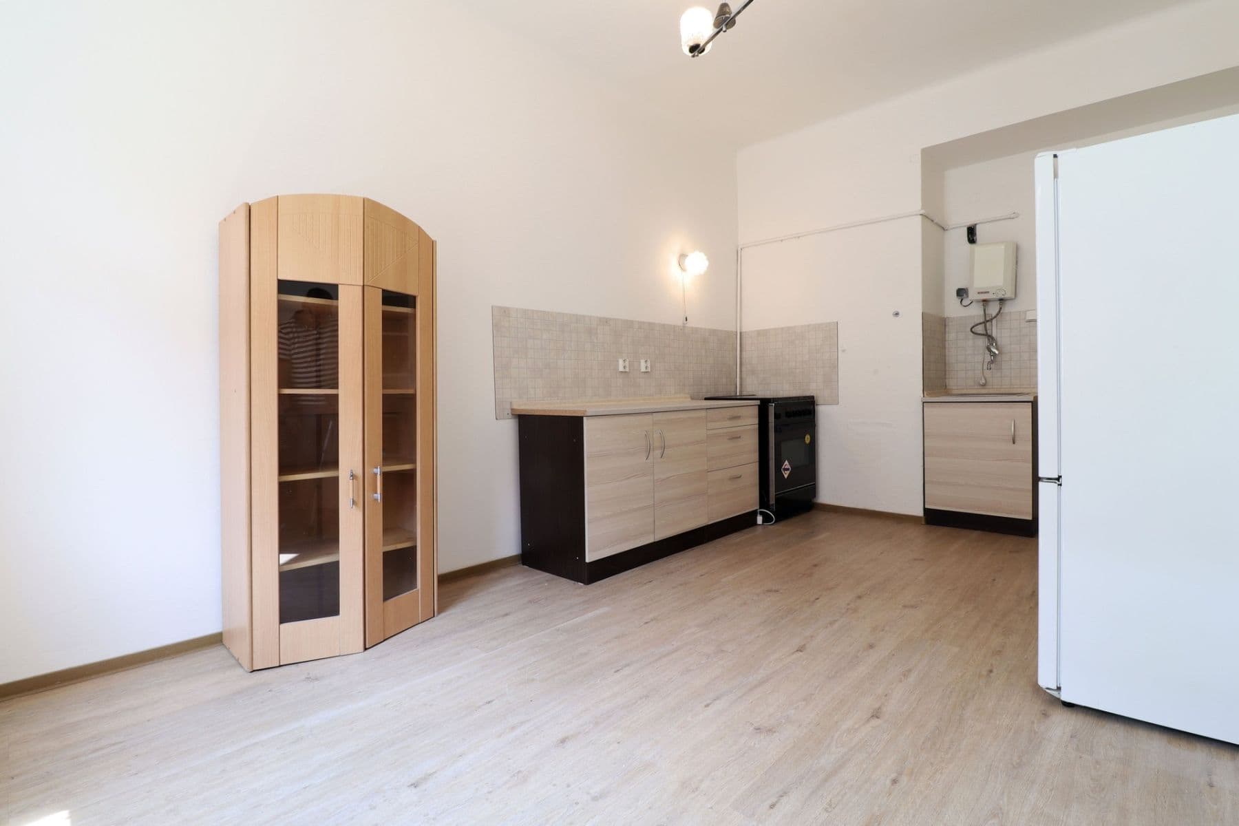 Pronájem bytu 1+1 44 m², Husinecká, Praha, Praha Pronájem bytu 1+1 44 m², Husinecká, Praha, Praha