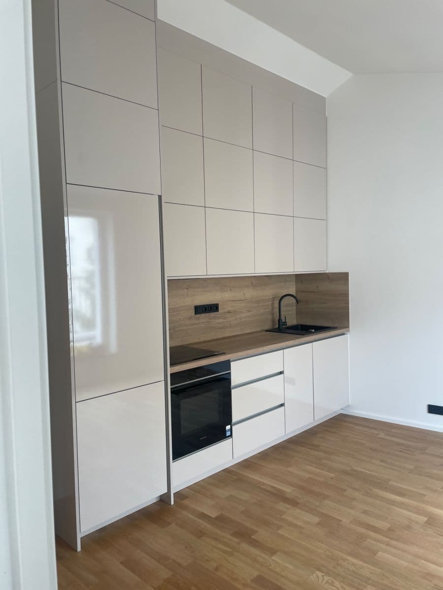 Pronájem bytu 2+kk 34 m², Krymská, Praha, Praha Pronájem bytu 2+kk 34 m², Krymská, Praha, Praha