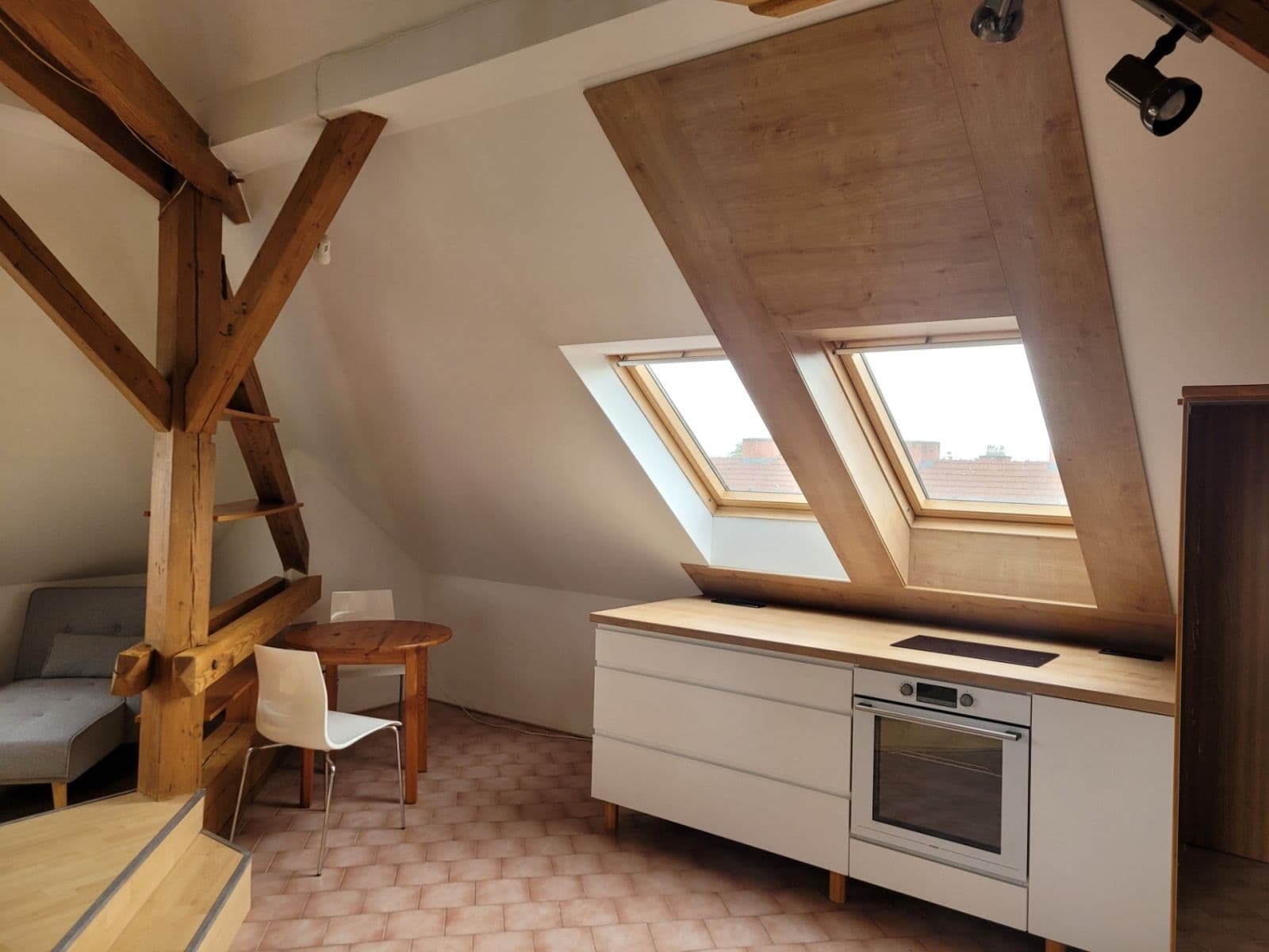 Pronájem bytu 2+kk 65 m², Albertova, Hradec Králové, Královéhradecký kraj Pronájem bytu 2+kk 65 m², Albertova, Hradec Králové, Královéhradecký kraj