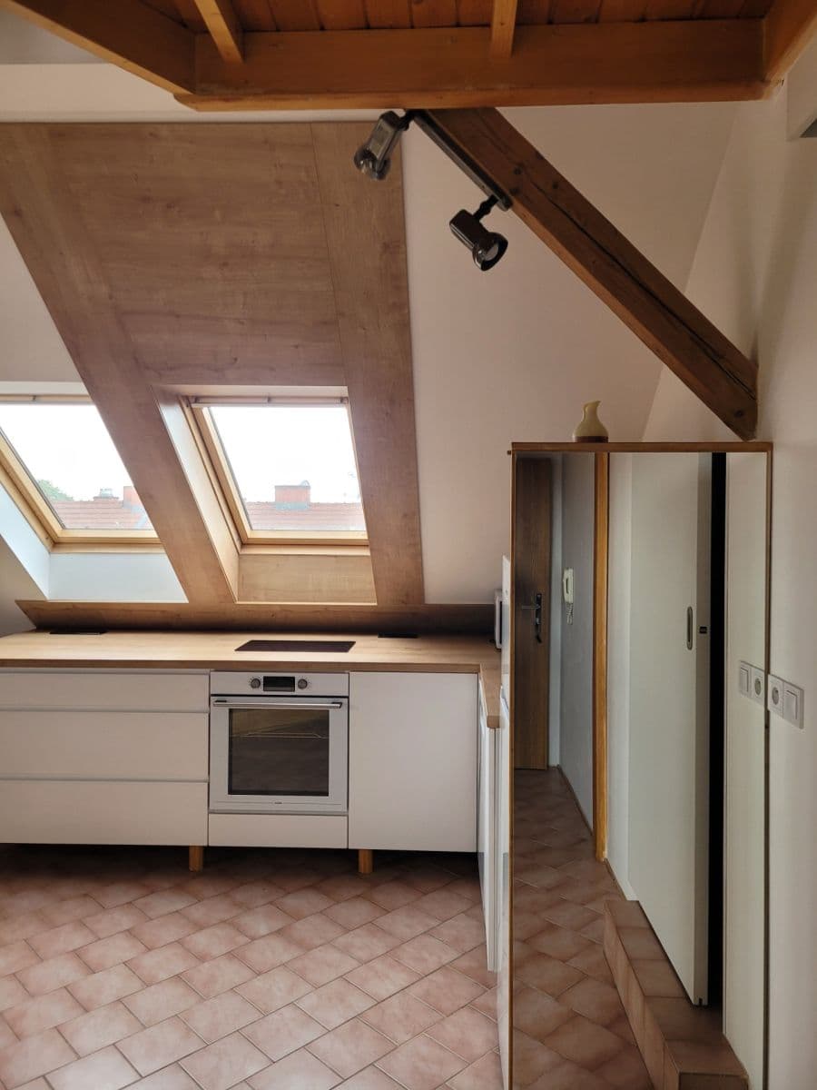 Pronájem bytu 2+kk 65 m², Albertova, Hradec Králové, Královéhradecký kraj Pronájem bytu 2+kk 65 m², Albertova, Hradec Králové, Královéhradecký kraj
