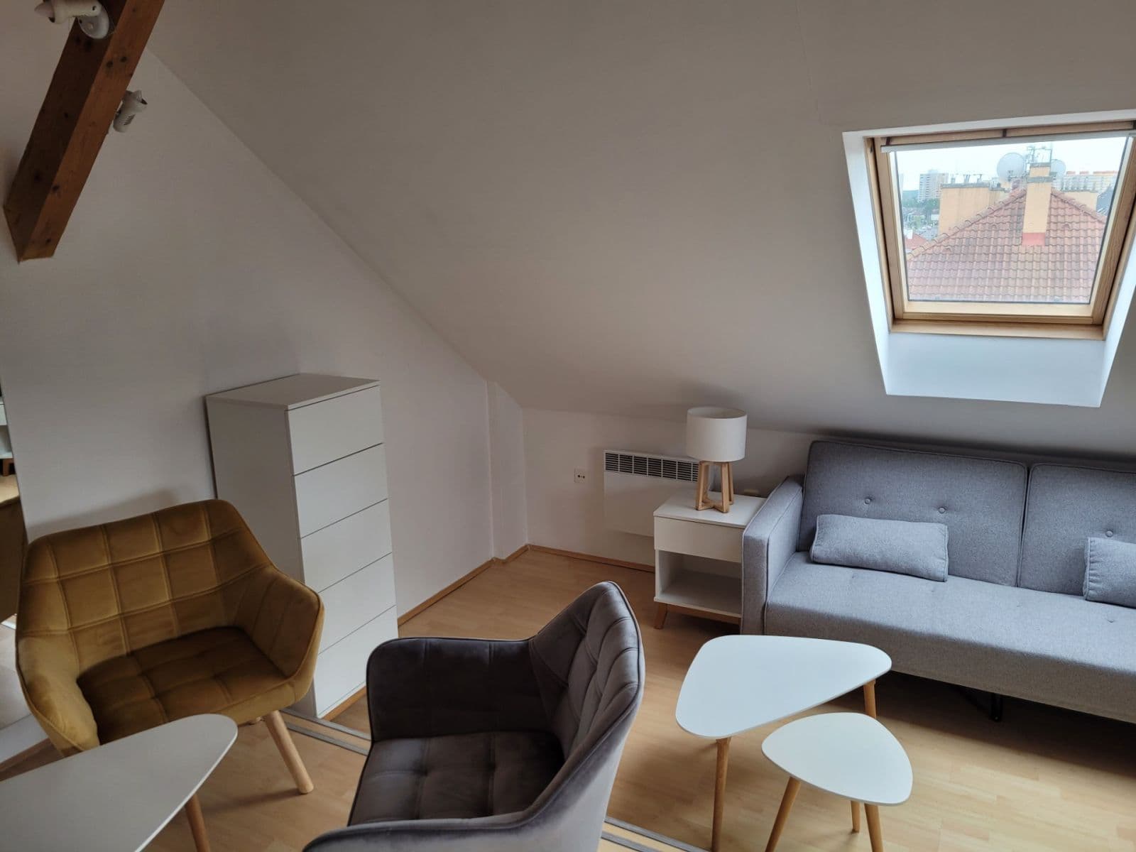 Pronájem bytu 2+kk 65 m², Albertova, Hradec Králové, Královéhradecký kraj Pronájem bytu 2+kk 65 m², Albertova, Hradec Králové, Královéhradecký kraj