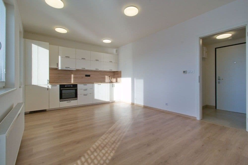 Pronájem bytu 1+kk 30 m², Kbelská, Praha, Praha Pronájem bytu 1+kk 30 m², Kbelská, Praha, Praha