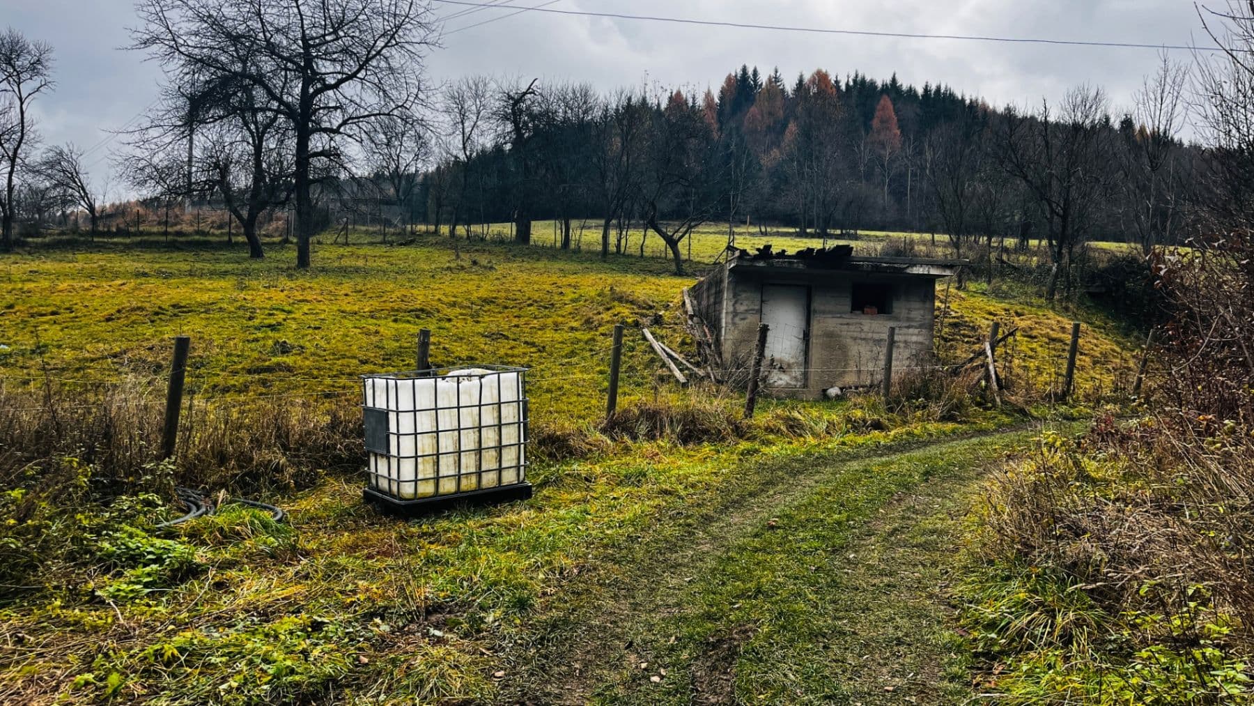 Prodej pozemku 2.424 m², Zubák, Trenčiansky kraj Prodej pozemku 2.424 m², Zubák, Trenčiansky kraj