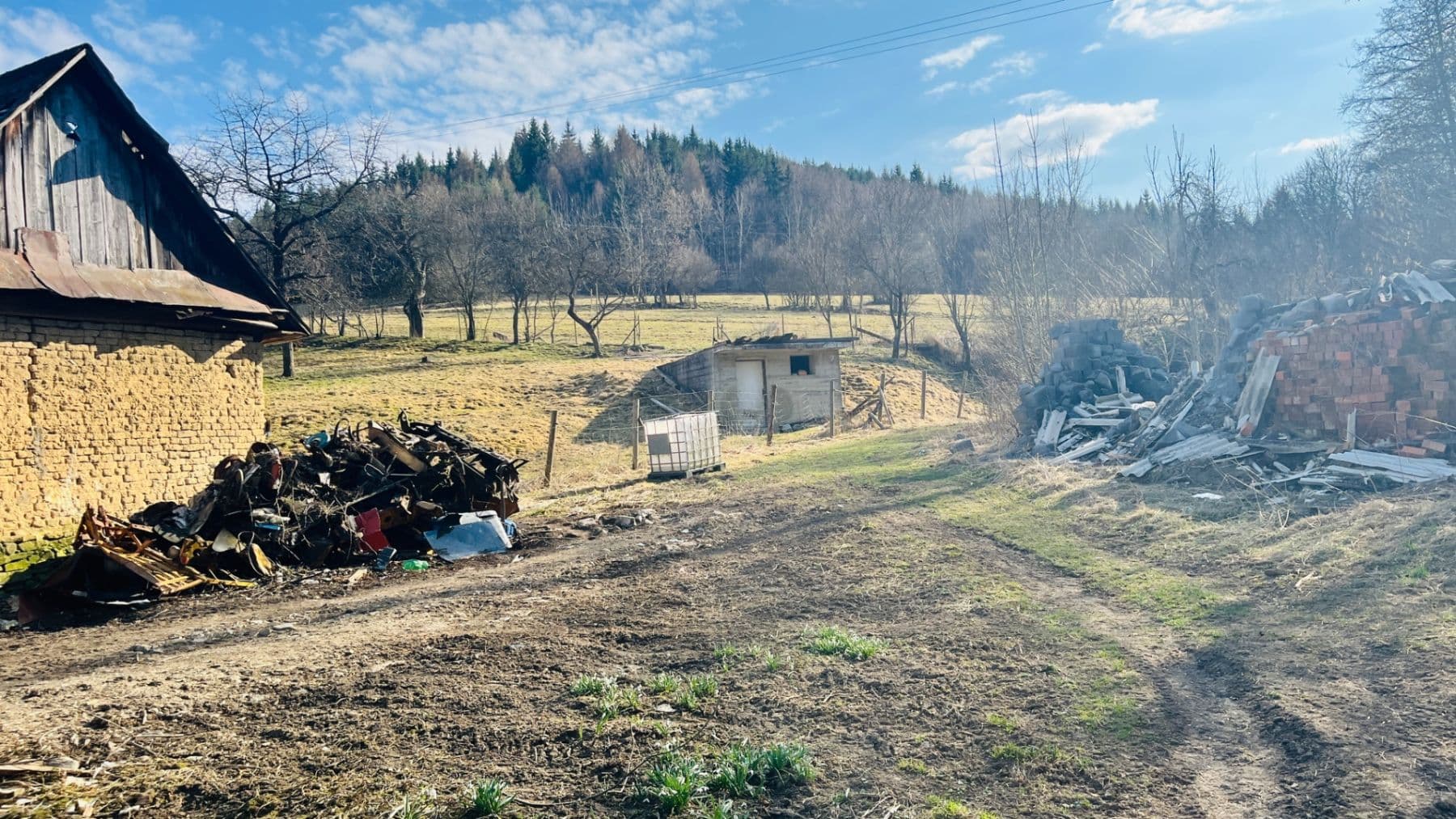 Prodej pozemku 2.424 m², Zubák, Trenčiansky kraj Prodej pozemku 2.424 m², Zubák, Trenčiansky kraj