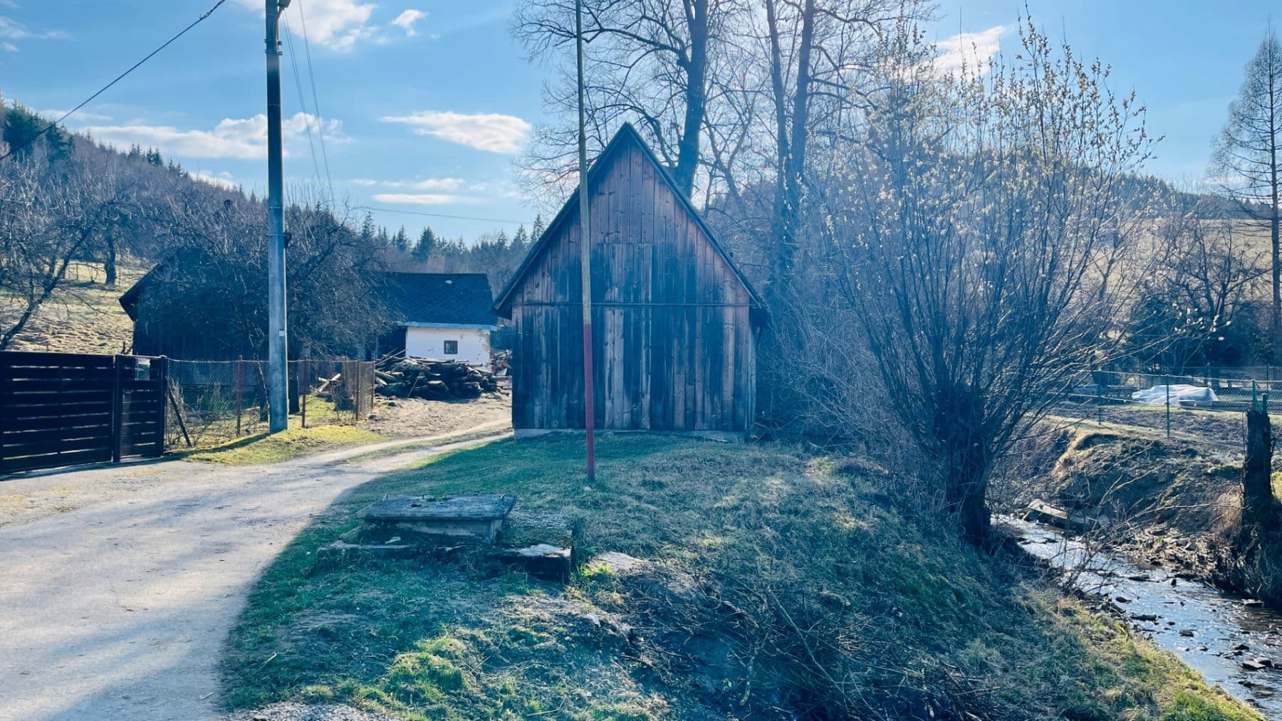 Prodej pozemku 2.424 m², Zubák, Trenčiansky kraj Prodej pozemku 2.424 m², Zubák, Trenčiansky kraj