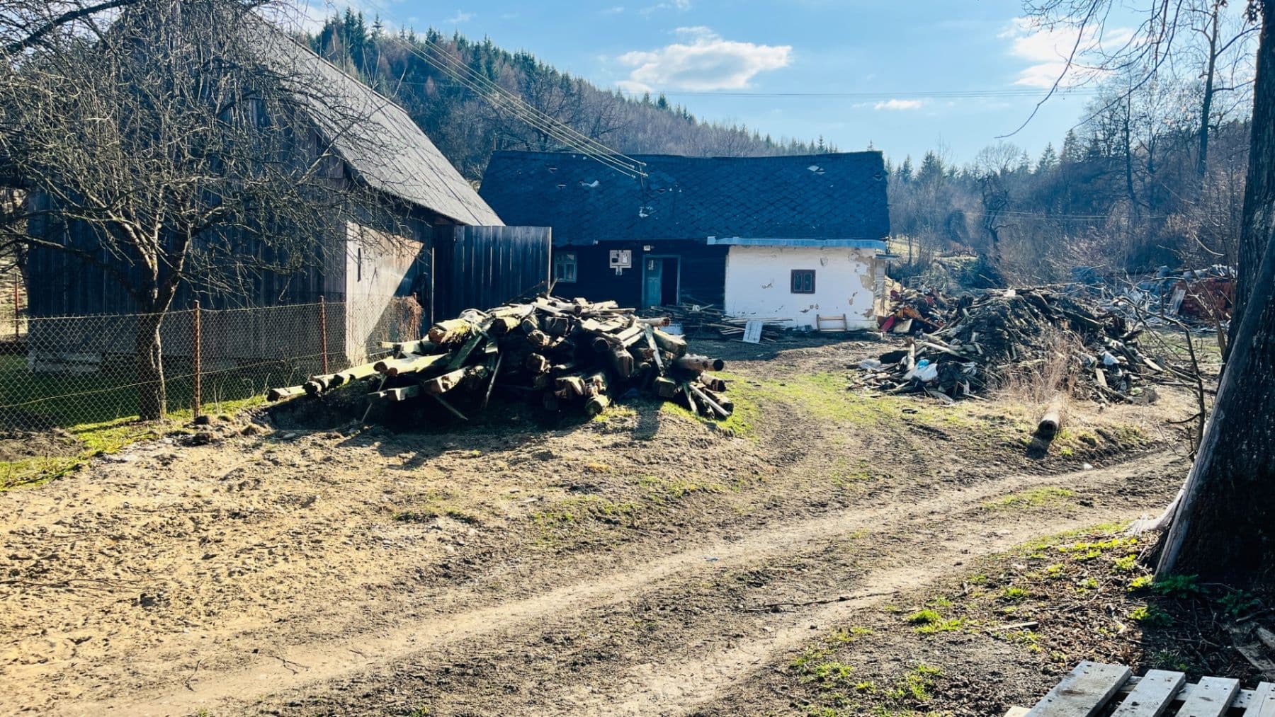 Prodej pozemku 2.424 m², Zubák, Trenčiansky kraj Prodej pozemku 2.424 m², Zubák, Trenčiansky kraj