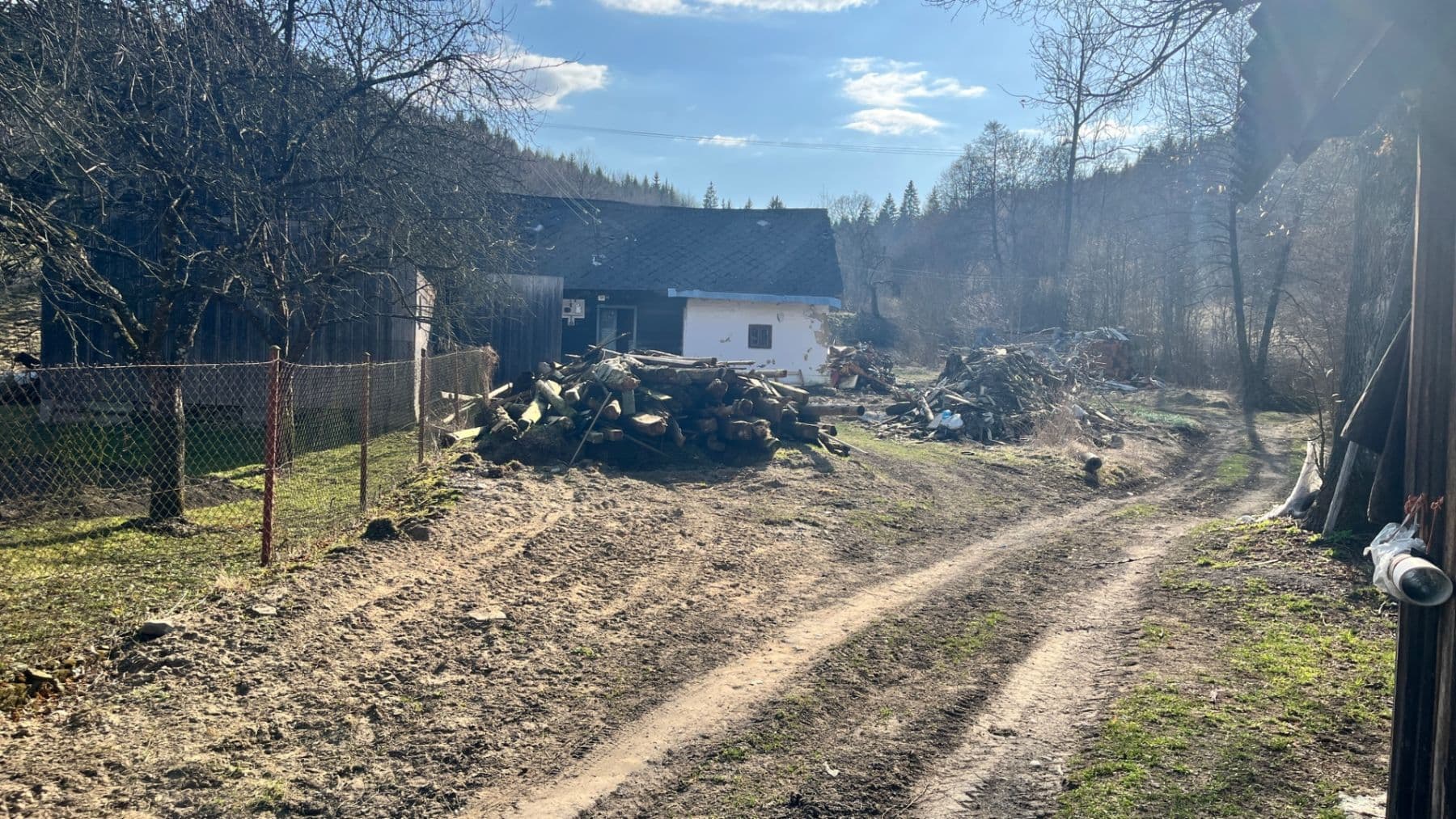 Prodej pozemku 2.424 m², Zubák, Trenčiansky kraj Prodej pozemku 2.424 m², Zubák, Trenčiansky kraj