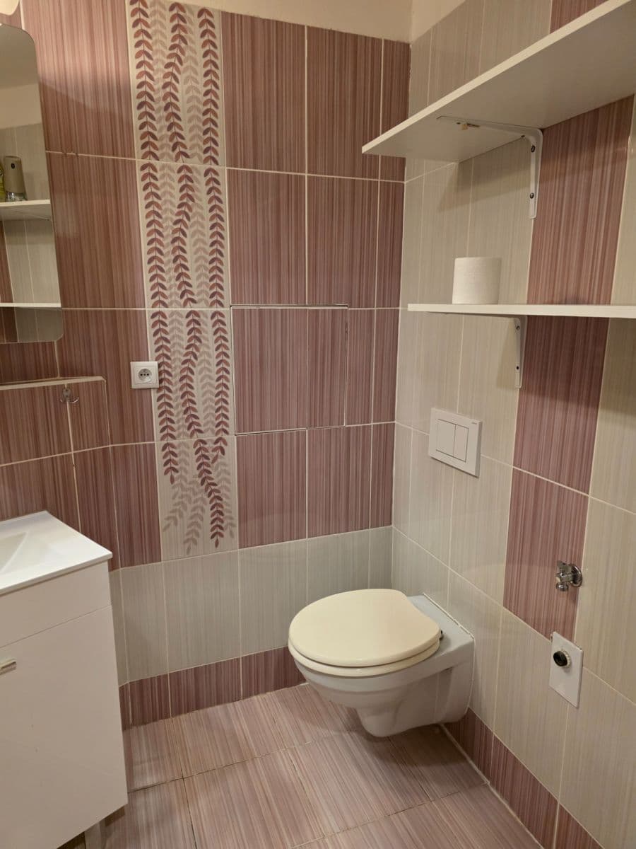 Pronájem bytu 2+kk 40 m², Kostomlatská, Praha, Praha Pronájem bytu 2+kk 40 m², Kostomlatská, Praha, Praha