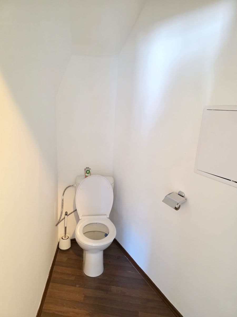 Pronájem bytu 4+1 107 m², Závodu míru, Karlovy Vary, Karlovarský kraj Pronájem bytu 4+1 107 m², Závodu míru, Karlovy Vary, Karlovarský kraj