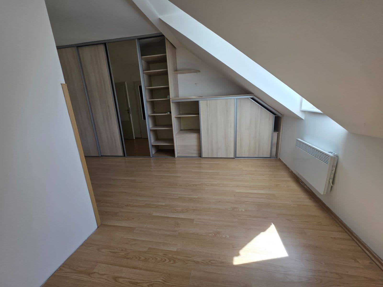 Pronájem bytu 4+1 107 m², Závodu míru, Karlovy Vary, Karlovarský kraj Pronájem bytu 4+1 107 m², Závodu míru, Karlovy Vary, Karlovarský kraj