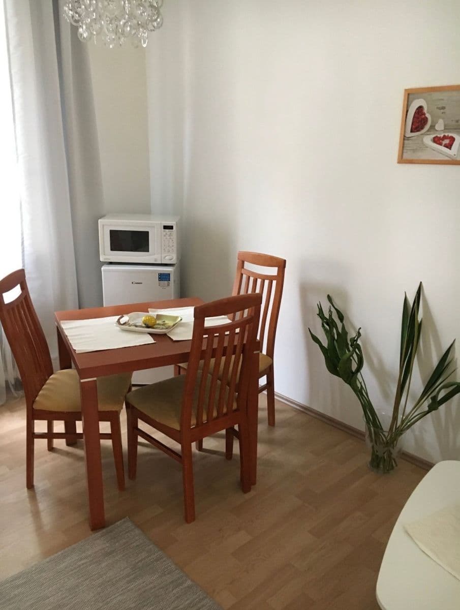 Pronájem bytu 2+kk 45 m², U Waltrovky, Praha, Praha Pronájem bytu 2+kk 45 m², U Waltrovky, Praha, Praha