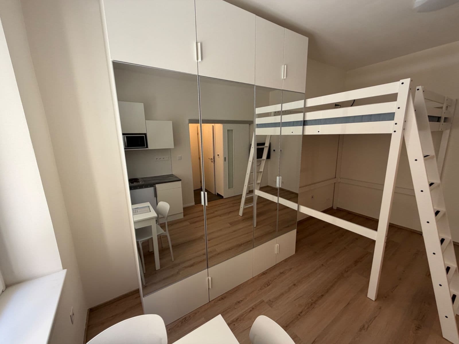 Pronájem bytu 1+kk 25 m², Košická, Praha, Praha Pronájem bytu 1+kk 25 m², Košická, Praha, Praha
