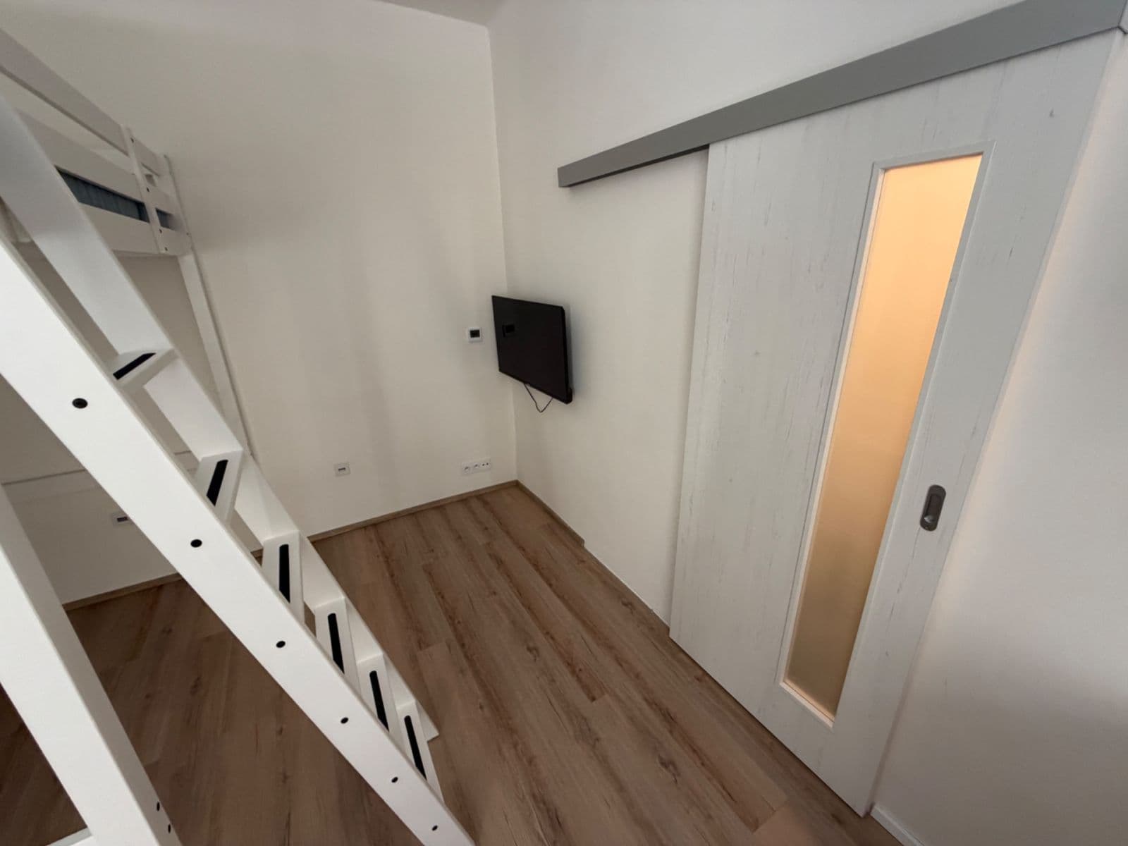 Pronájem bytu 1+kk 25 m², Košická, Praha, Praha Pronájem bytu 1+kk 25 m², Košická, Praha, Praha