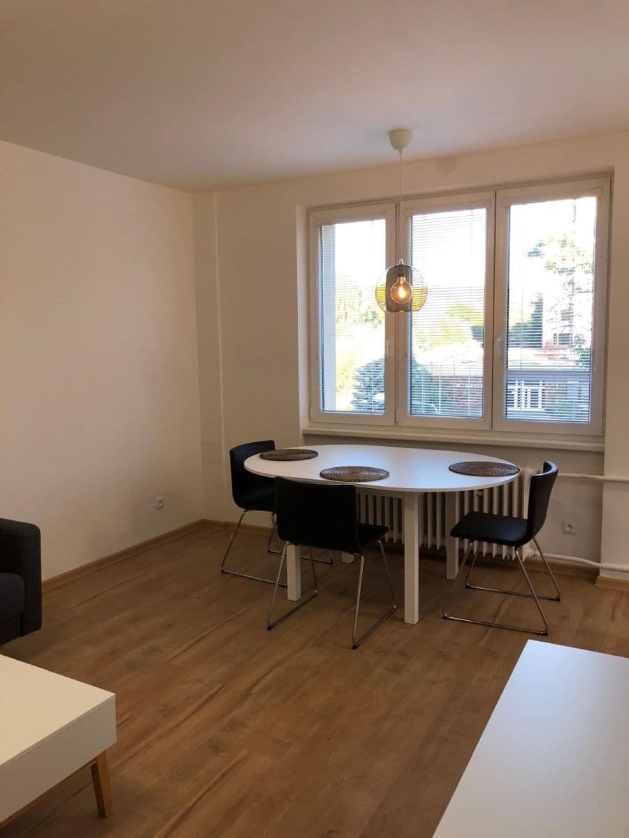 Pronájem bytu 2+kk 56 m², Vítězslava Nezvala, Trutnov, Královéhradecký kraj Pronájem bytu 2+kk 56 m², Vítězslava Nezvala, Trutnov, Královéhradecký kraj