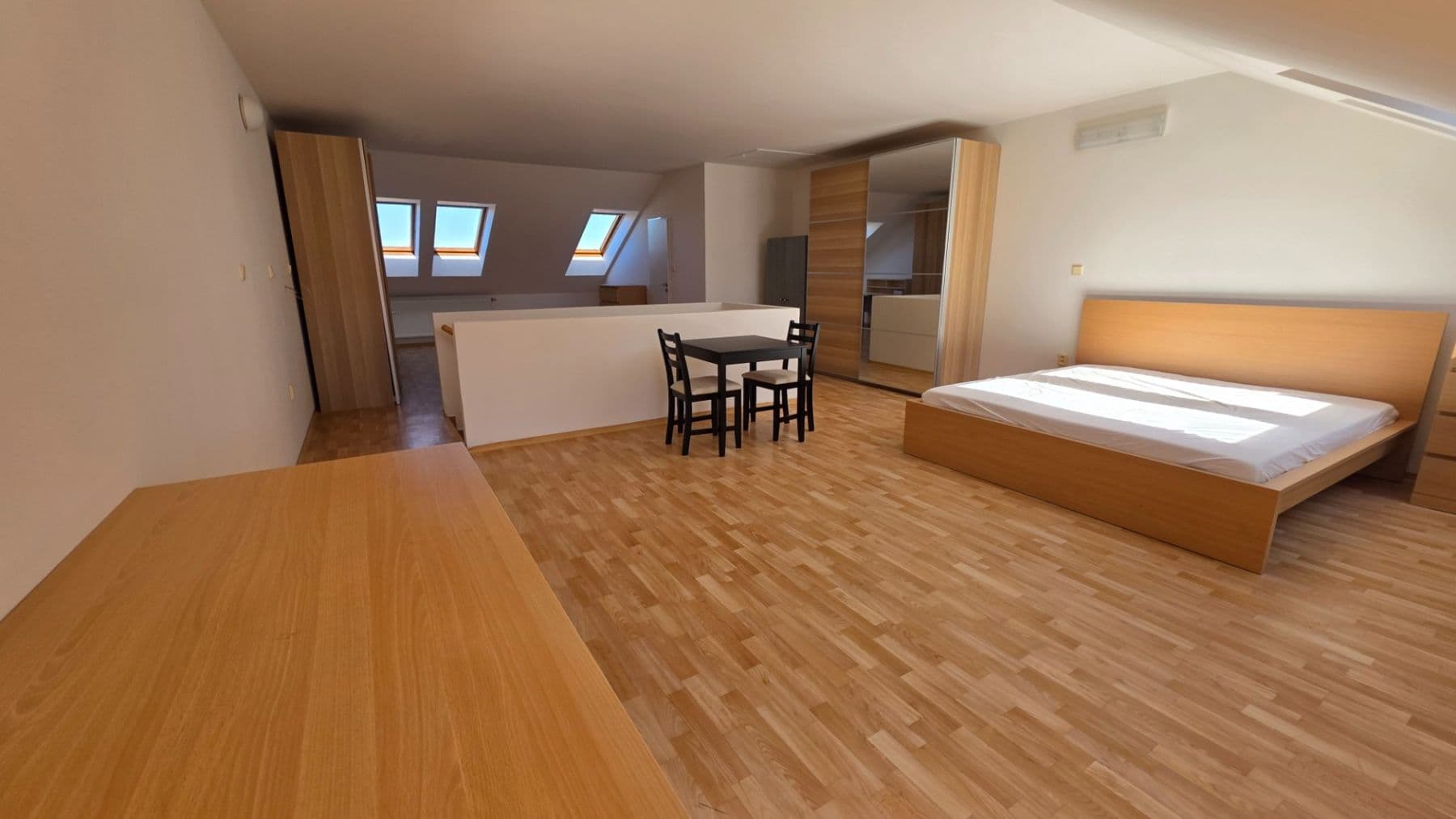 Prodej domu 260 m², pozemek 160 m², Hajní, Praha, Praha Prodej domu 260 m², pozemek 160 m², Hajní, Praha, Praha