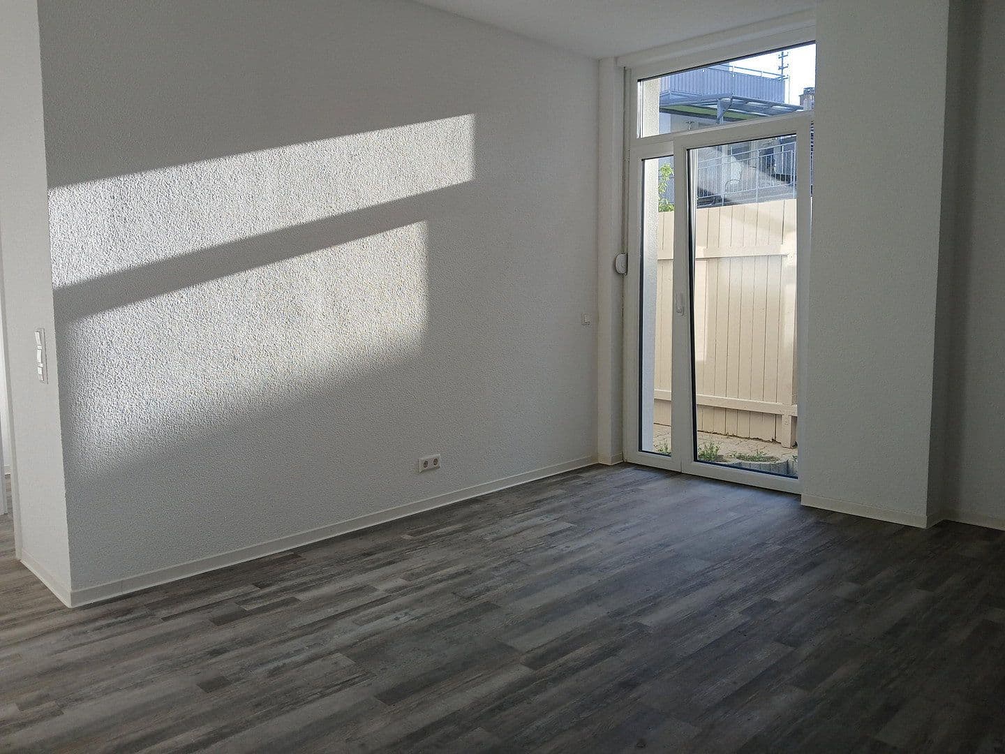 Pronájem bytu 4+1 73 m², Winnenden, Bádensko-Württembersko Pronájem bytu 4+1 73 m², Winnenden, Bádensko-Württembersko