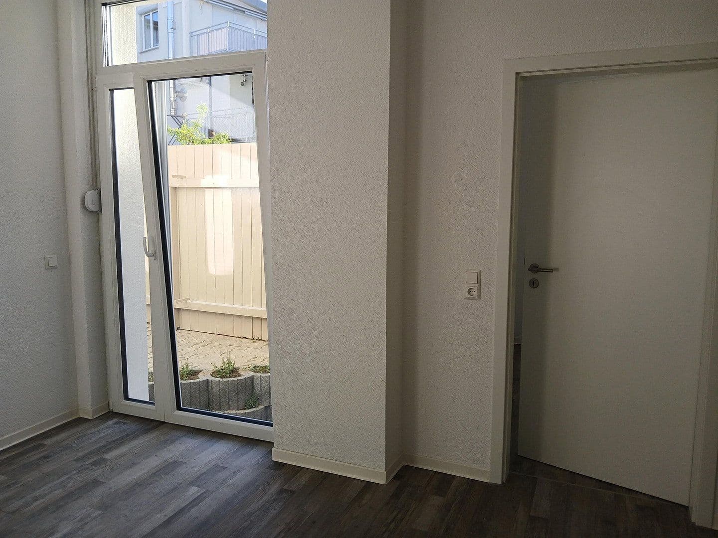 Pronájem bytu 4+1 73 m², Winnenden, Bádensko-Württembersko Pronájem bytu 4+1 73 m², Winnenden, Bádensko-Württembersko