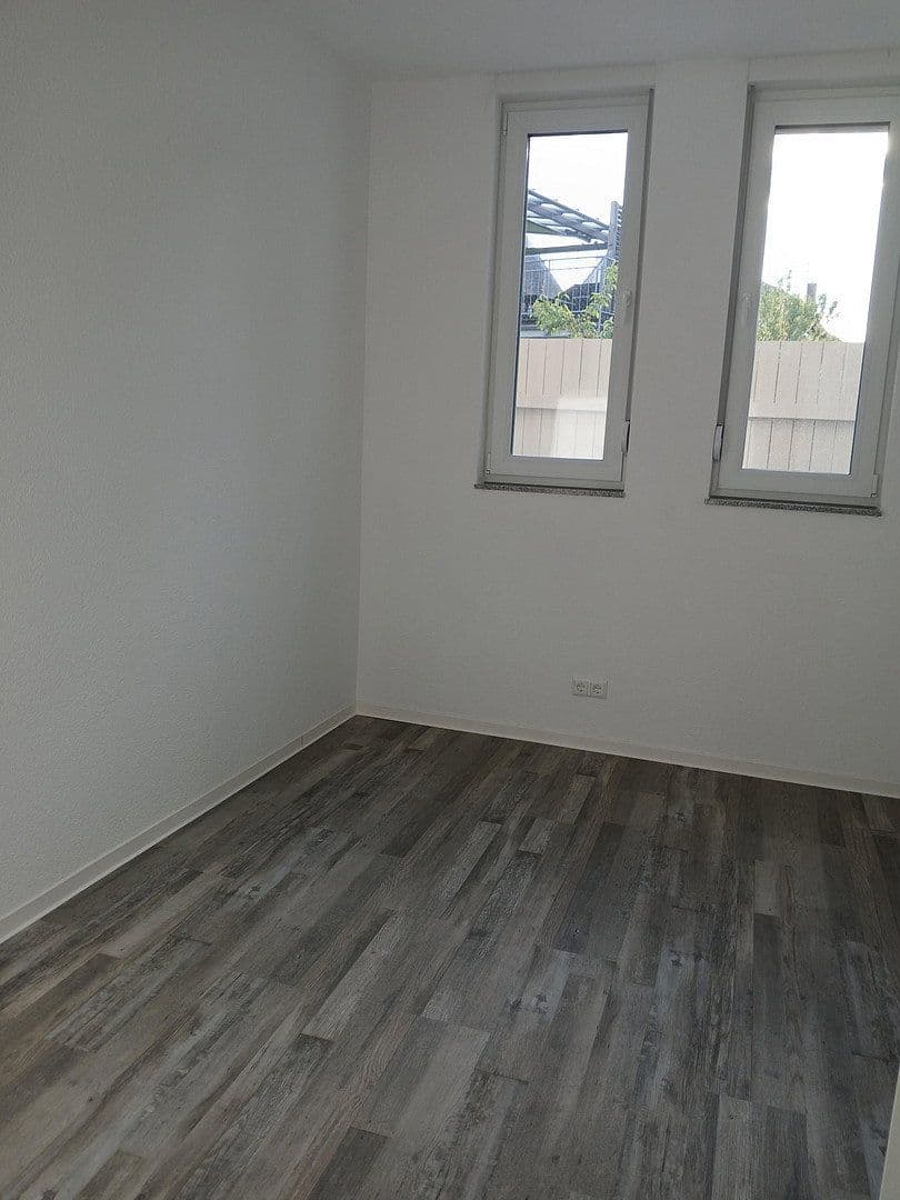 Pronájem bytu 4+1 73 m², Winnenden, Bádensko-Württembersko Pronájem bytu 4+1 73 m², Winnenden, Bádensko-Württembersko
