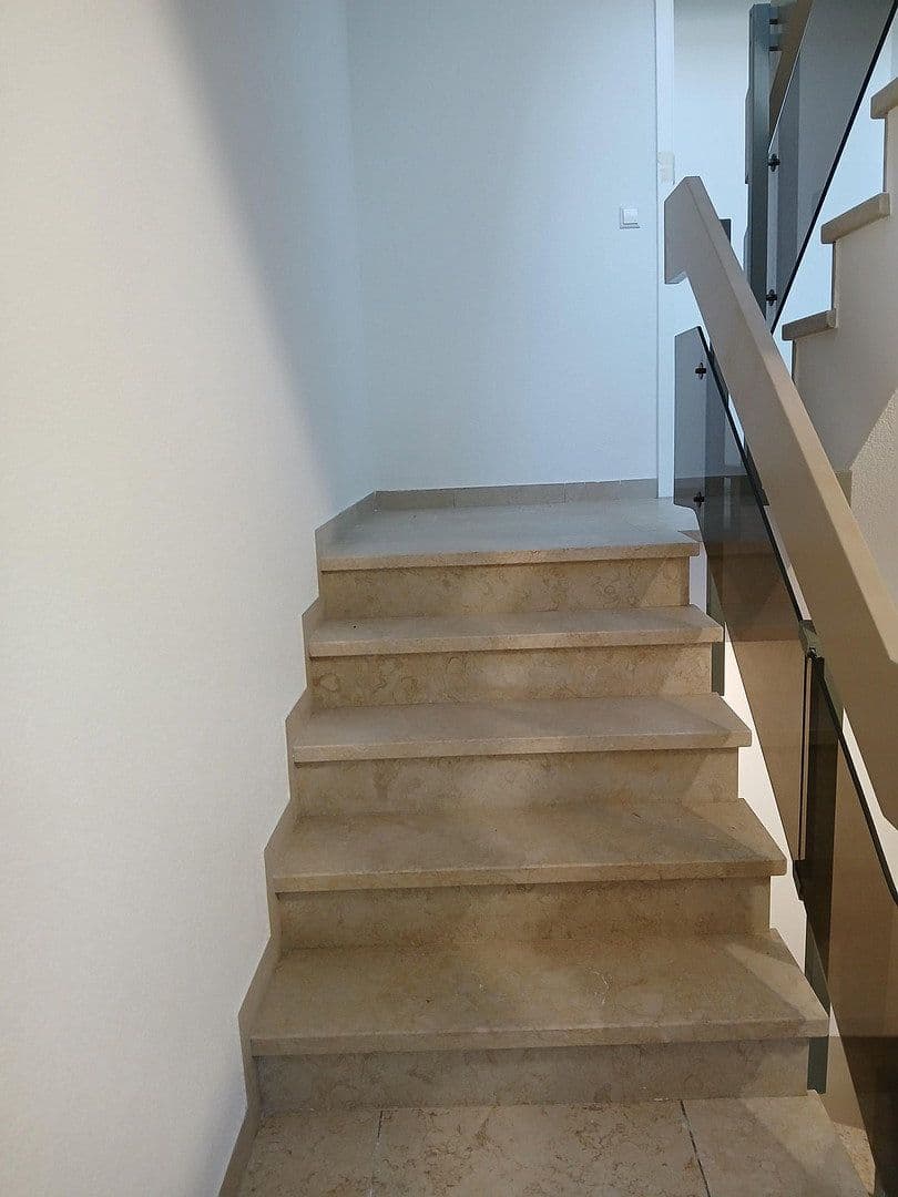 Pronájem bytu 4+1 73 m², Winnenden, Bádensko-Württembersko Pronájem bytu 4+1 73 m², Winnenden, Bádensko-Württembersko