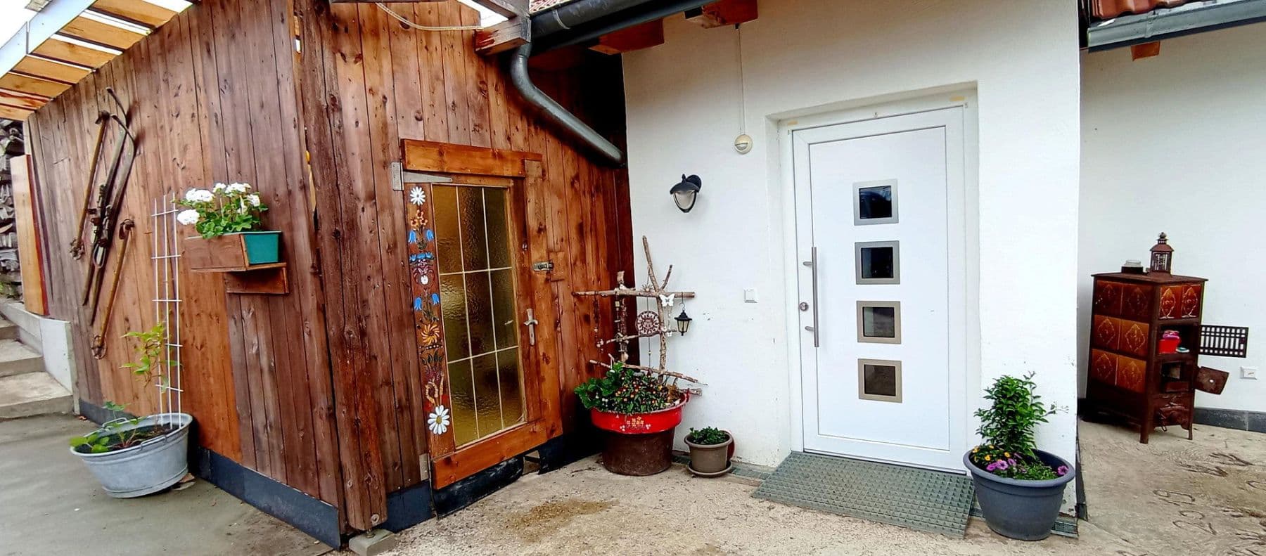 Pronájem domu 240 m², pozemek 2.300 m², Friedenweiler, Bádensko-Württembersko Pronájem domu 240 m², pozemek 2.300 m², Friedenweiler, Bádensko-Württembersko
