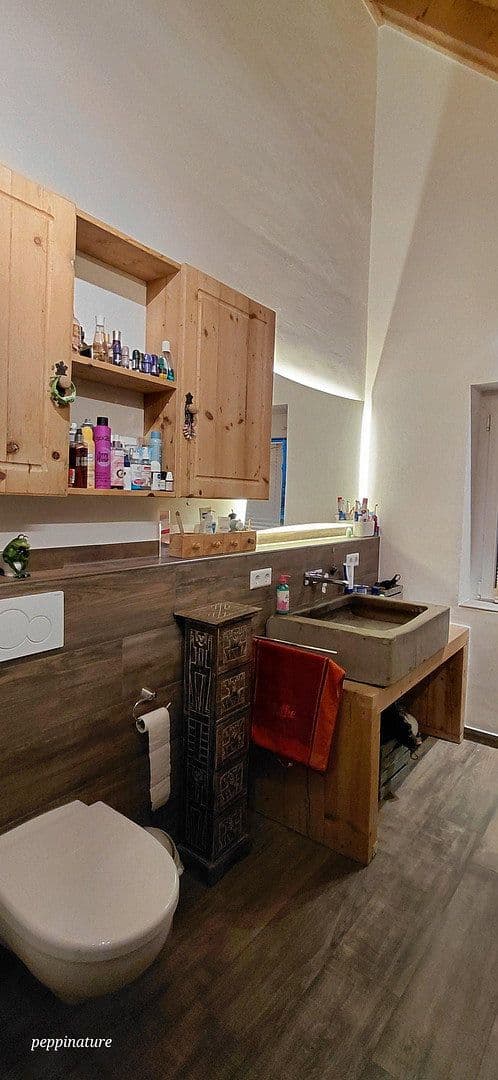 Pronájem domu 240 m², pozemek 2.300 m², Friedenweiler, Bádensko-Württembersko Pronájem domu 240 m², pozemek 2.300 m², Friedenweiler, Bádensko-Württembersko