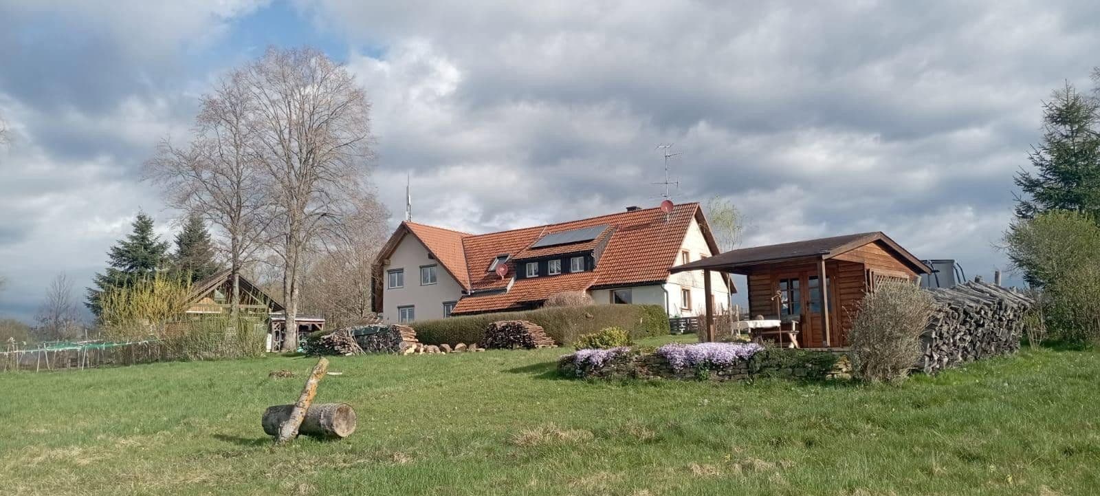 Pronájem domu 240 m², pozemek 2.300 m², Friedenweiler, Bádensko-Württembersko Pronájem domu 240 m², pozemek 2.300 m², Friedenweiler, Bádensko-Württembersko