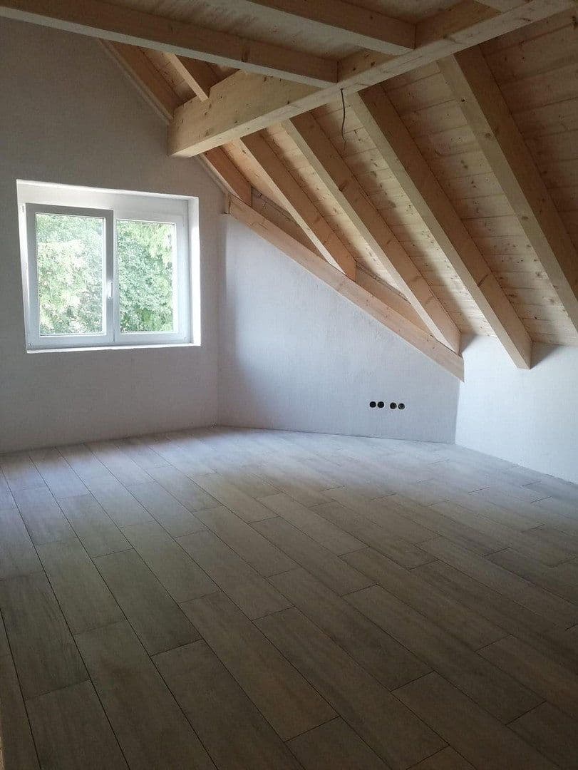 Pronájem domu 240 m², pozemek 2.300 m², Friedenweiler, Bádensko-Württembersko Pronájem domu 240 m², pozemek 2.300 m², Friedenweiler, Bádensko-Württembersko