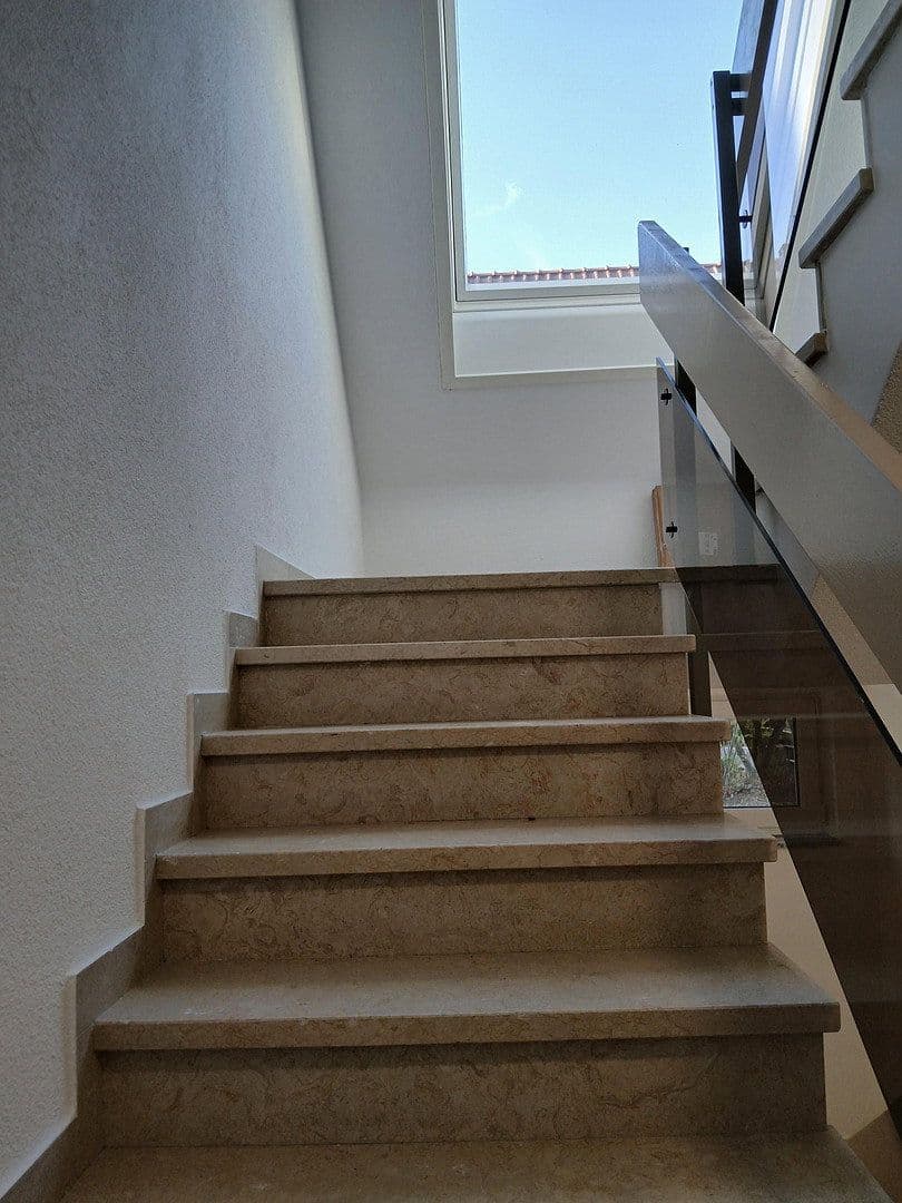 Pronájem bytu 3+1 72 m², Winnenden, Bádensko-Württembersko Pronájem bytu 3+1 72 m², Winnenden, Bádensko-Württembersko