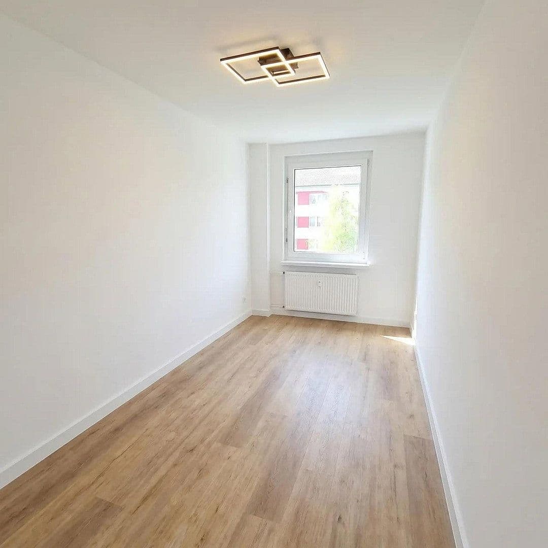 Prodej bytu 3+1 60 m², Pulvermühlenweg 31, Zwenkau, Sasko Prodej bytu 3+1 60 m², Pulvermühlenweg 31, Zwenkau, Sasko