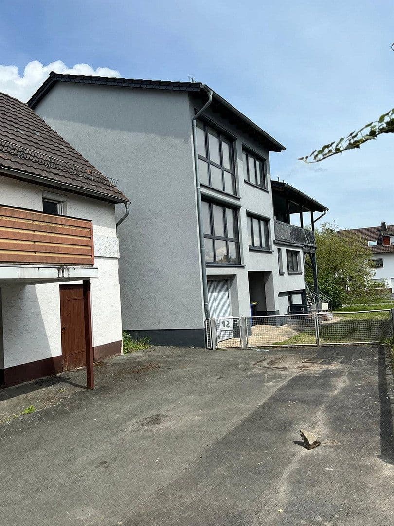 Prodej domu 263 m², pozemek 700 m², Schulstraße 12, Allendorf (Eder), Hessen Prodej domu 263 m², pozemek 700 m², Schulstraße 12, Allendorf (Eder), Hessen