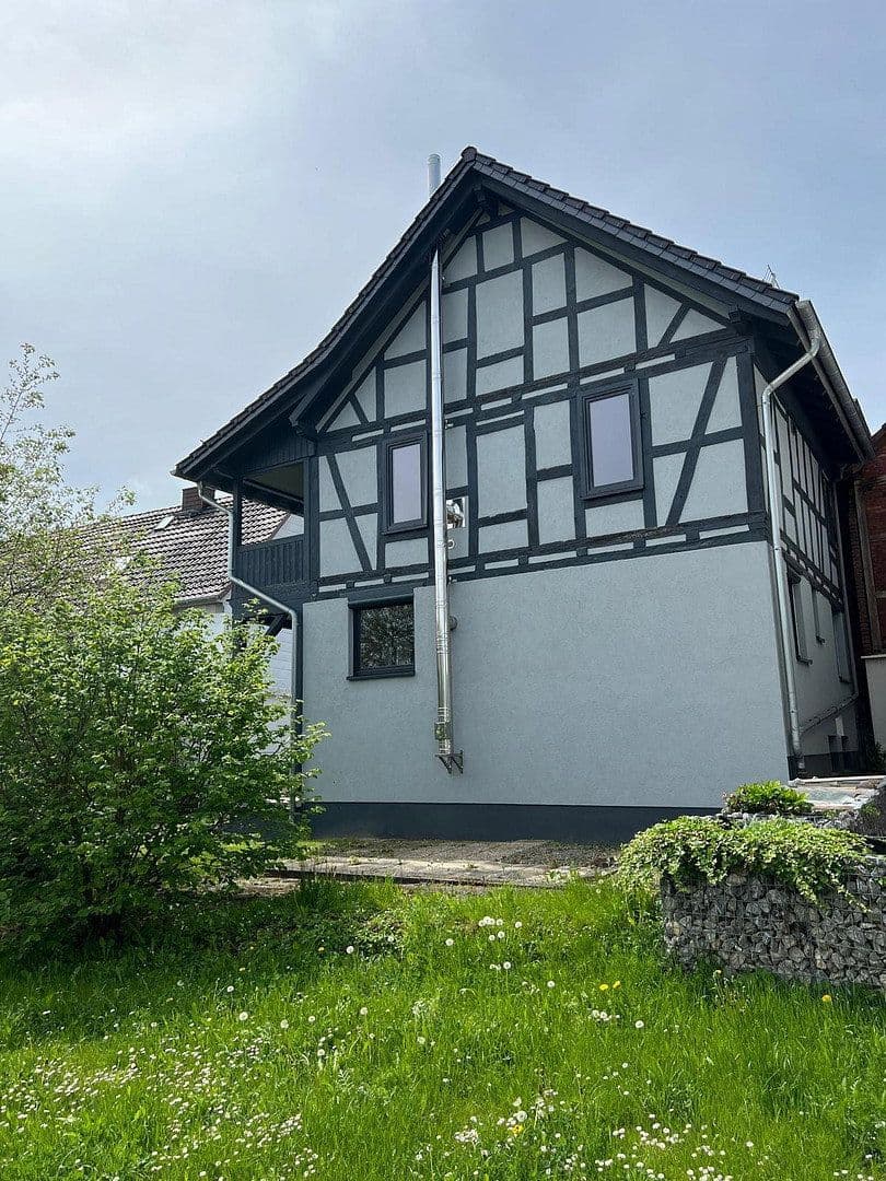 Prodej domu 263 m², pozemek 700 m², Schulstraße 12, Allendorf (Eder), Hessen Prodej domu 263 m², pozemek 700 m², Schulstraße 12, Allendorf (Eder), Hessen