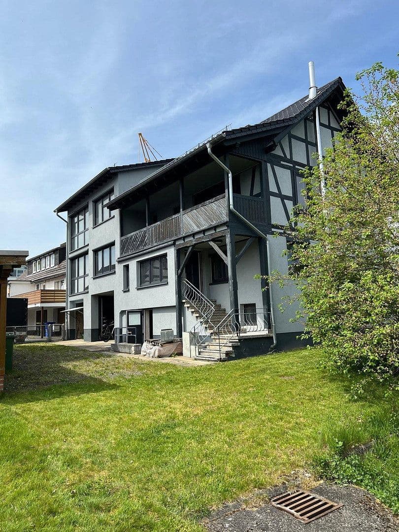 Prodej domu 263 m², pozemek 700 m², Schulstraße 12, Allendorf (Eder), Hessen Prodej domu 263 m², pozemek 700 m², Schulstraße 12, Allendorf (Eder), Hessen