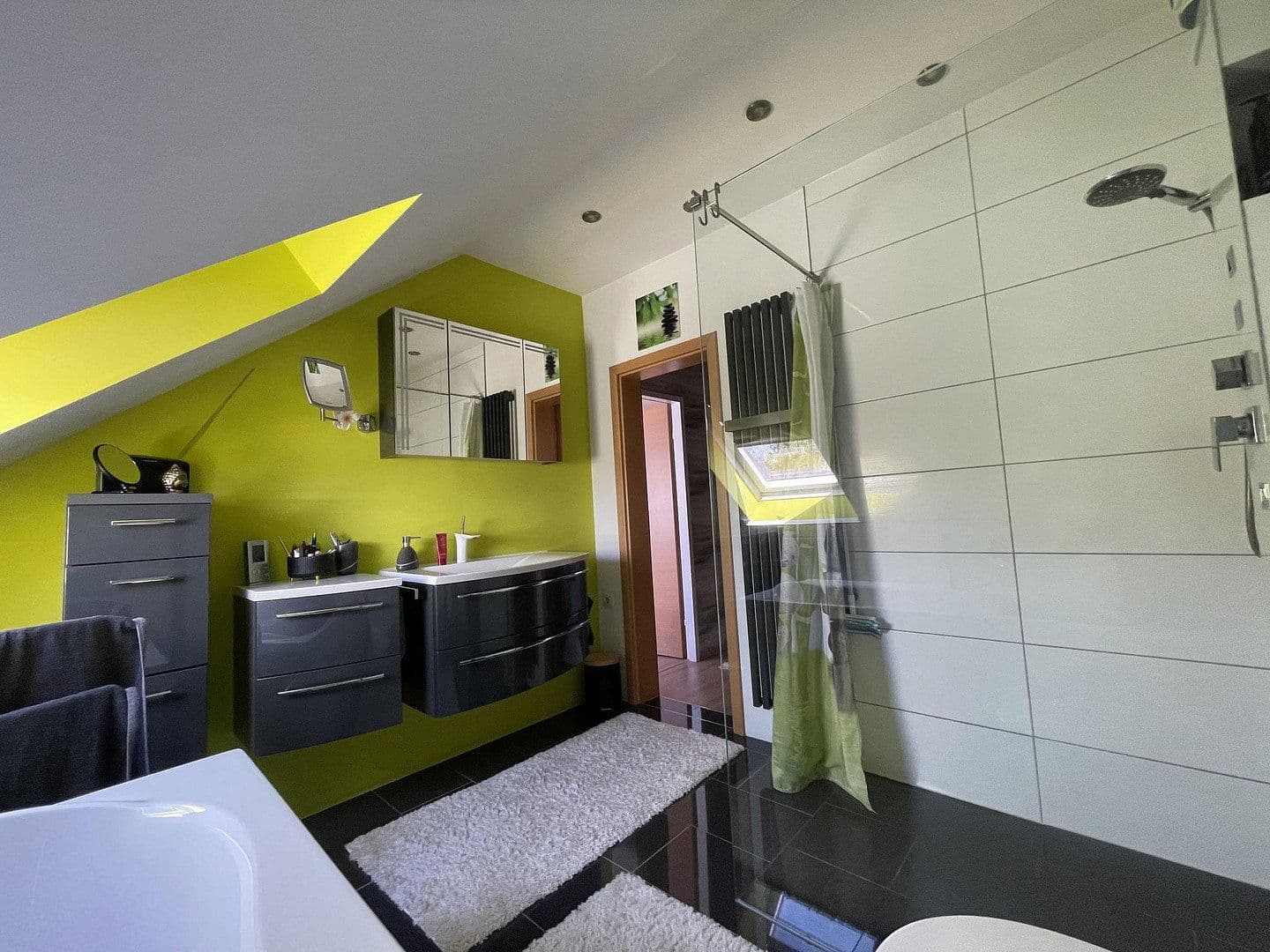 Prodej domu 117 m², pozemek 292 m², Berlin, Berlín Prodej domu 117 m², pozemek 292 m², Berlin, Berlín