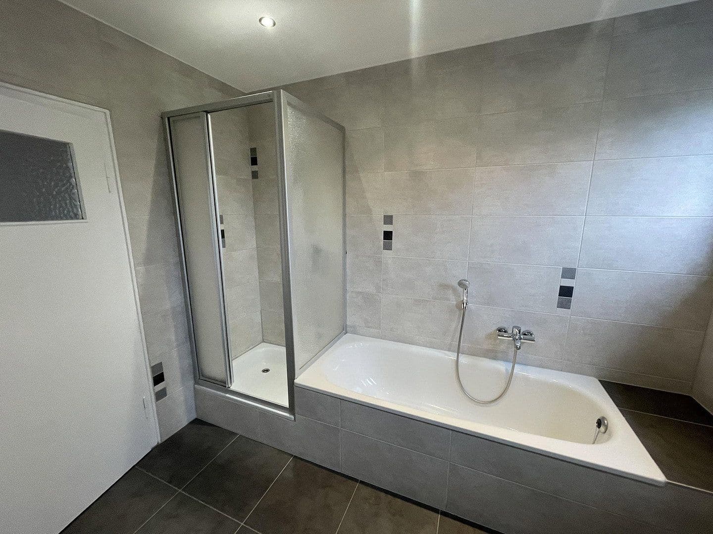 Prodej bytu 6+1 103 m², Lerchesflurweg 39, Saarbrücken, Země Sársko Prodej bytu 6+1 103 m², Lerchesflurweg 39, Saarbrücken, Země Sársko
