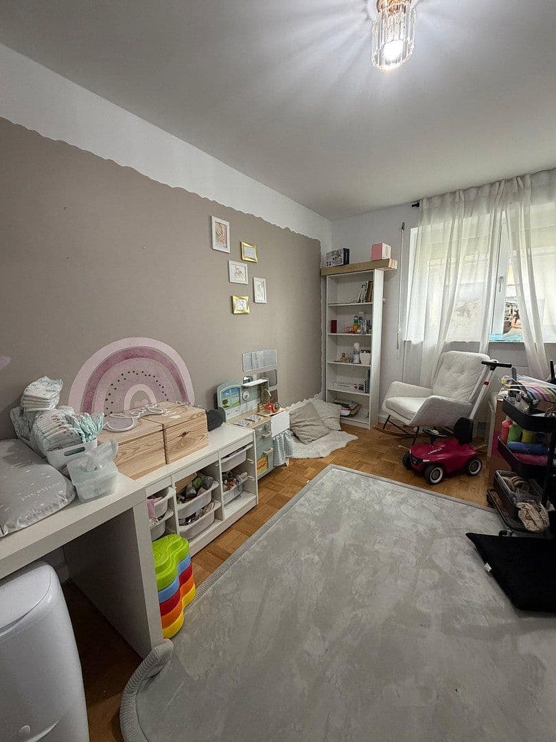 Pronájem bytu 3+1 70 m², Steinstr.13, Ditzingen, Bádensko-Württembersko Pronájem bytu 3+1 70 m², Steinstr.13, Ditzingen, Bádensko-Württembersko