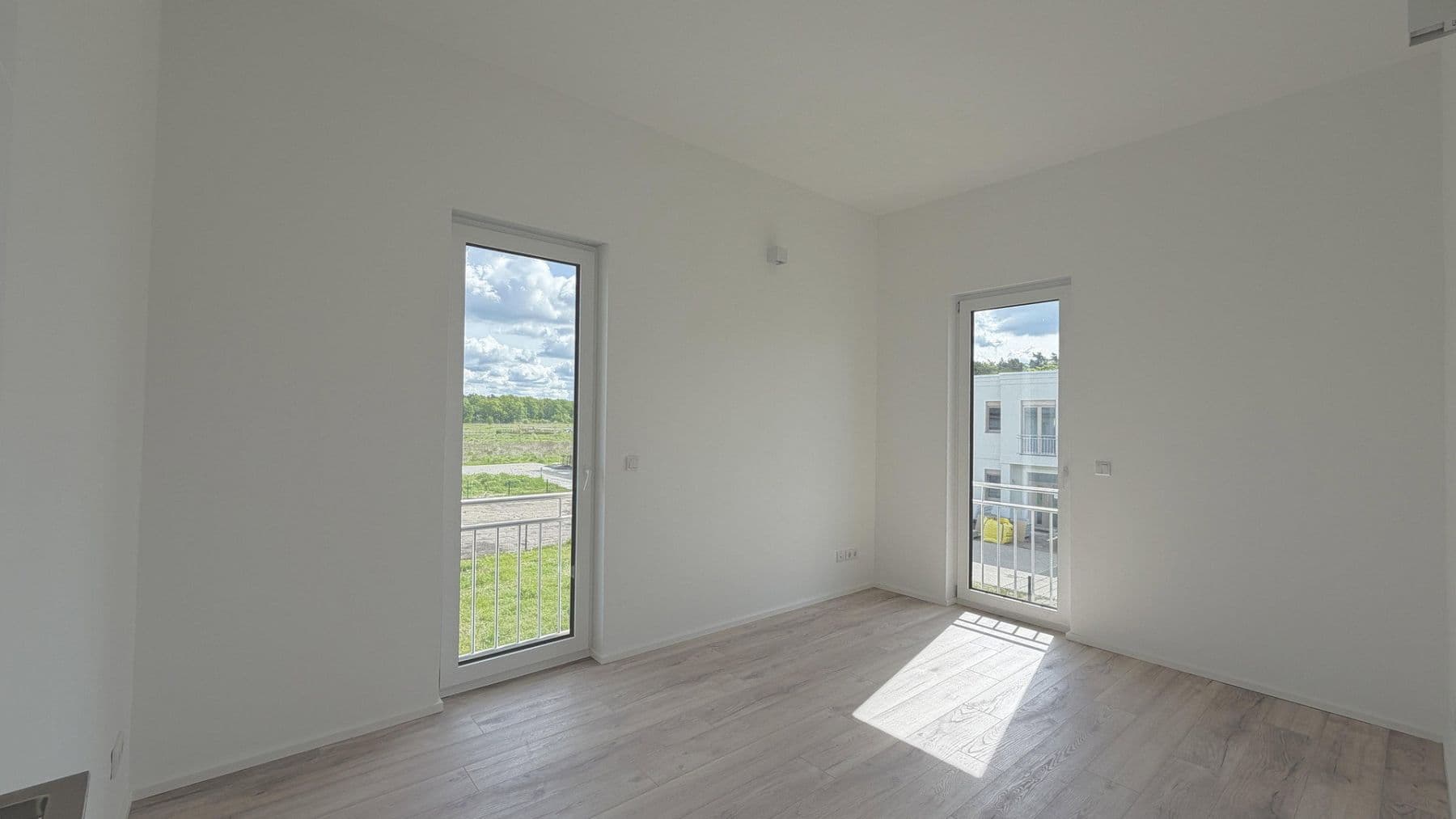 Prodej domu 140 m², pozemek 473 m², Ludwigsfelde, Braniborsko Prodej domu 140 m², pozemek 473 m², Ludwigsfelde, Braniborsko