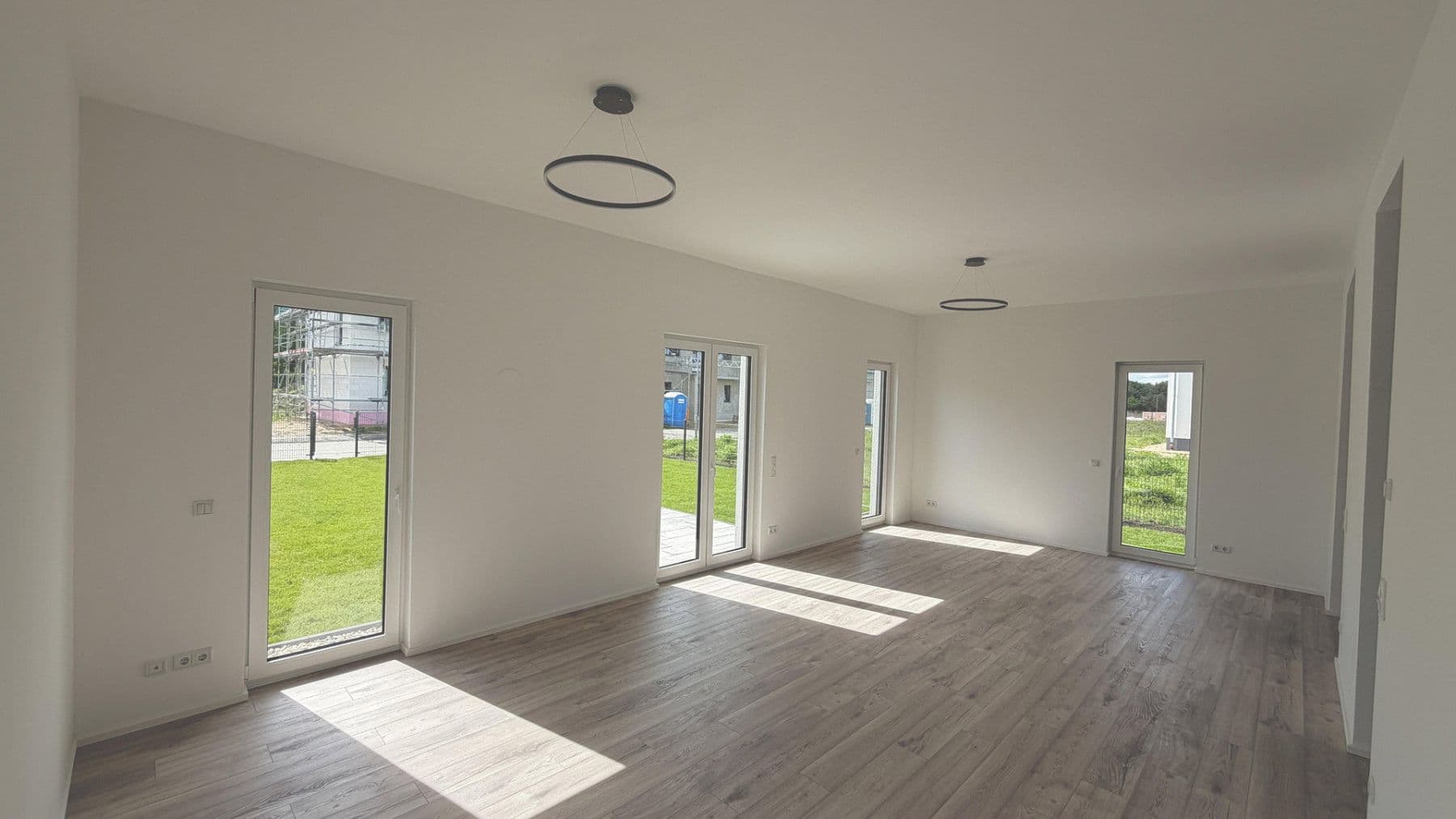 Prodej domu 140 m², pozemek 473 m², Ludwigsfelde, Braniborsko Prodej domu 140 m², pozemek 473 m², Ludwigsfelde, Braniborsko