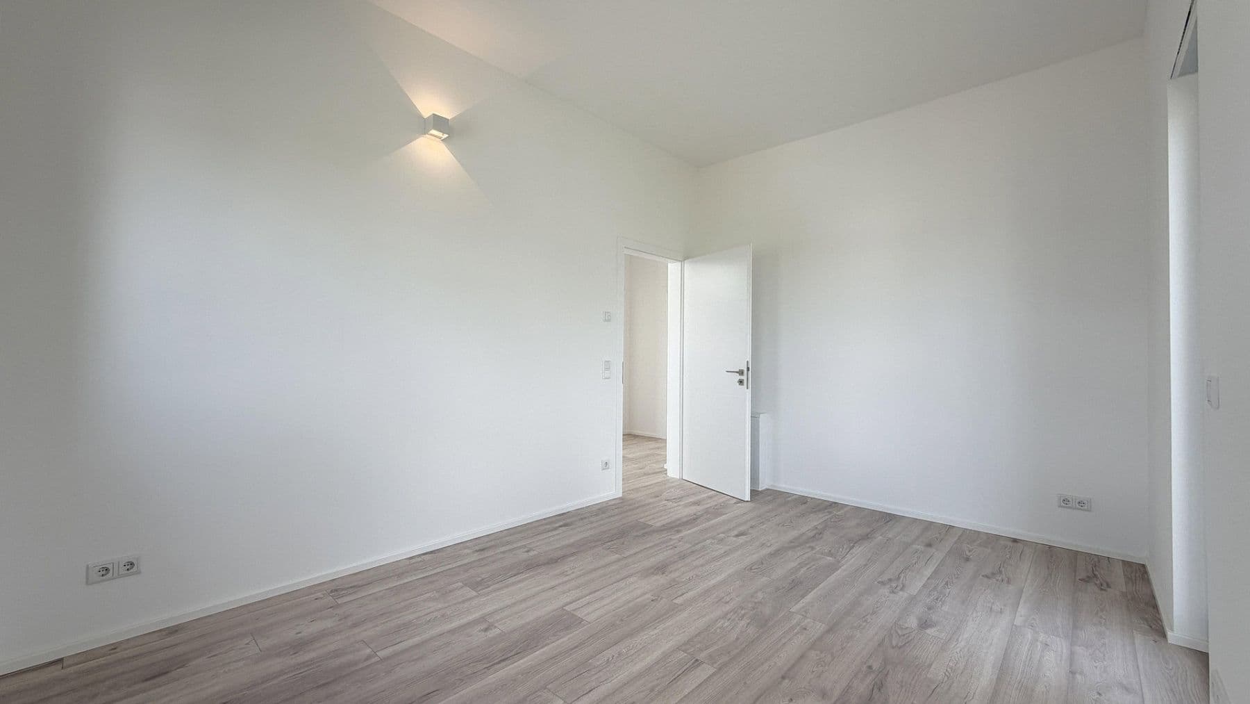 Prodej domu 140 m², pozemek 473 m², Ludwigsfelde, Braniborsko Prodej domu 140 m², pozemek 473 m², Ludwigsfelde, Braniborsko
