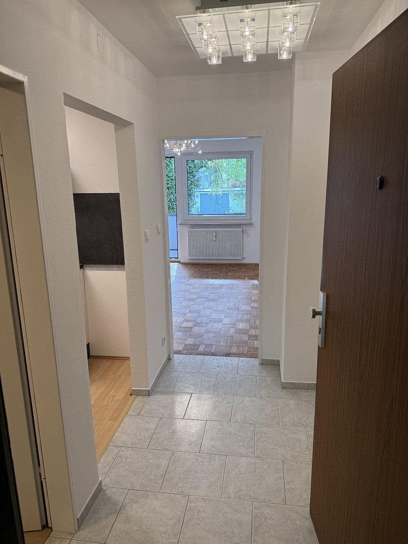 Pronájem bytu 1+1 34 m², Lohgrabenstr. 1A, Regensburg, Bavorsko Pronájem bytu 1+1 34 m², Lohgrabenstr. 1A, Regensburg, Bavorsko
