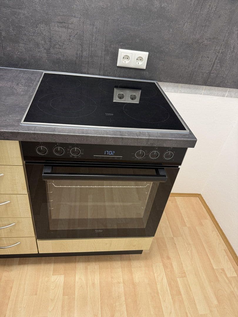 Pronájem bytu 1+1 34 m², Lohgrabenstr. 1A, Regensburg, Bavorsko Pronájem bytu 1+1 34 m², Lohgrabenstr. 1A, Regensburg, Bavorsko